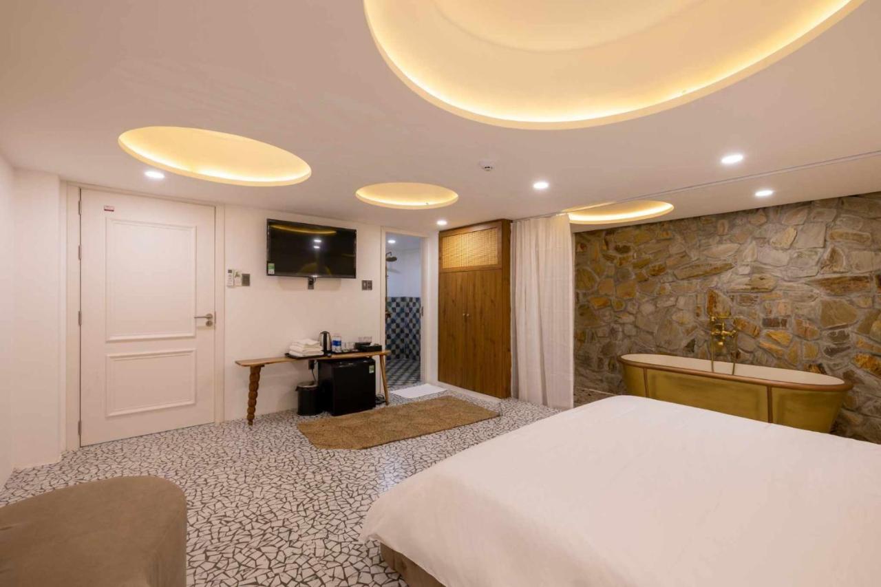 Pisces Hotel Hué Eksteriør billede